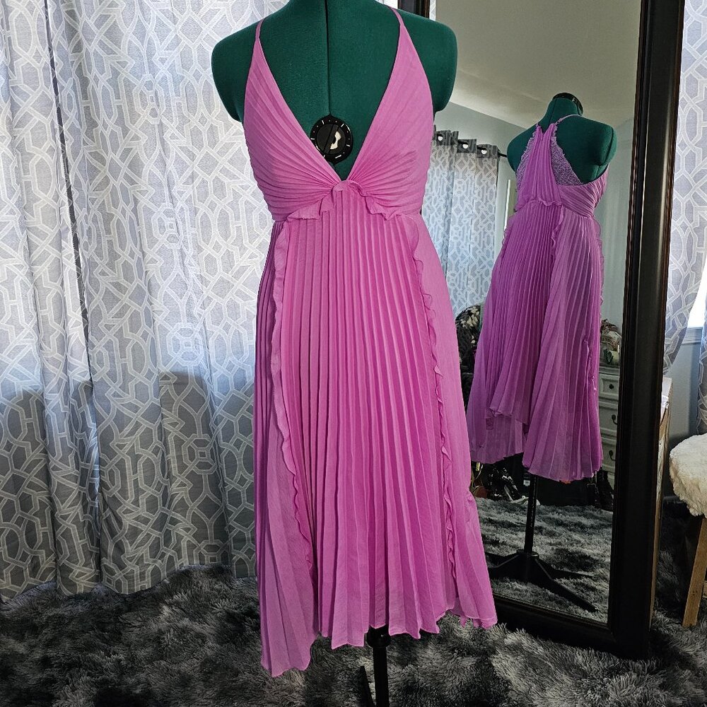 Halston Heritage Pleated Lavender Halter Dress – NWT – Size 0